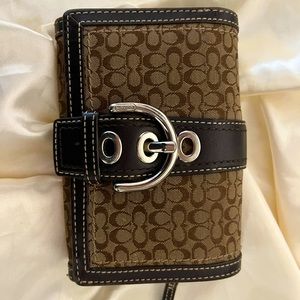 Signature Coach bag and wallet in great condition